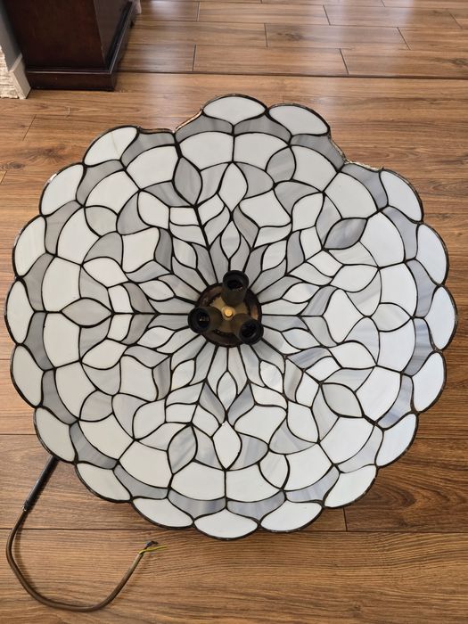 Lampa wiszaca witrazowa