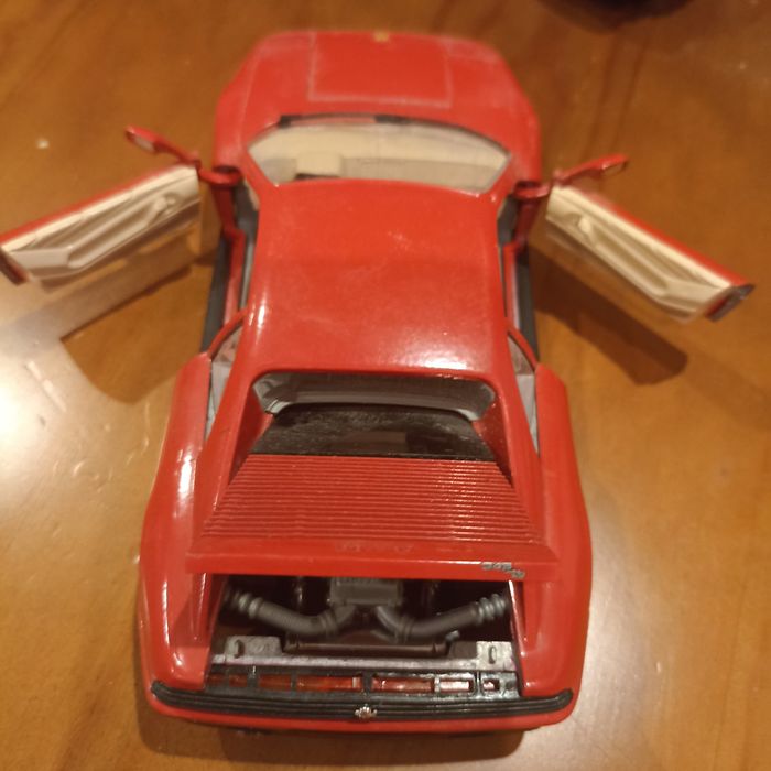 Carro miniatura Bburago 1:24 e outros