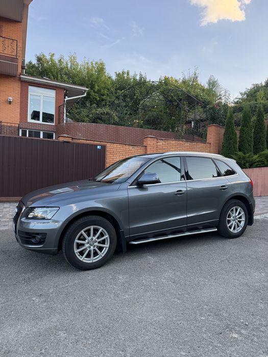 Audi Q5 2012 2л дизель Quattro
