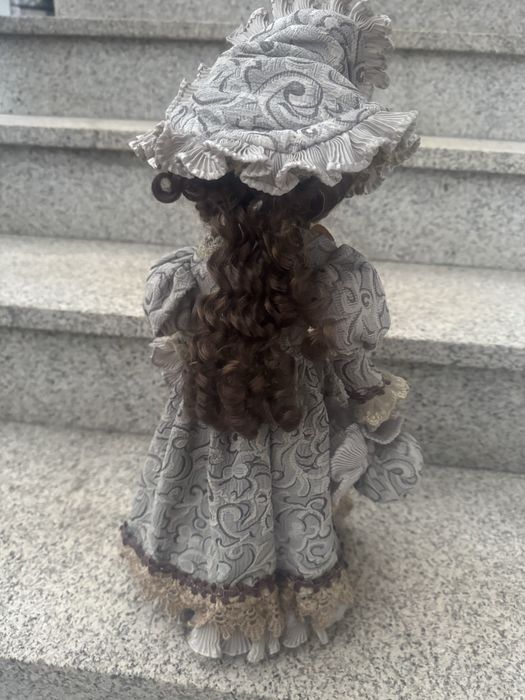 Boneca vintage porcelana