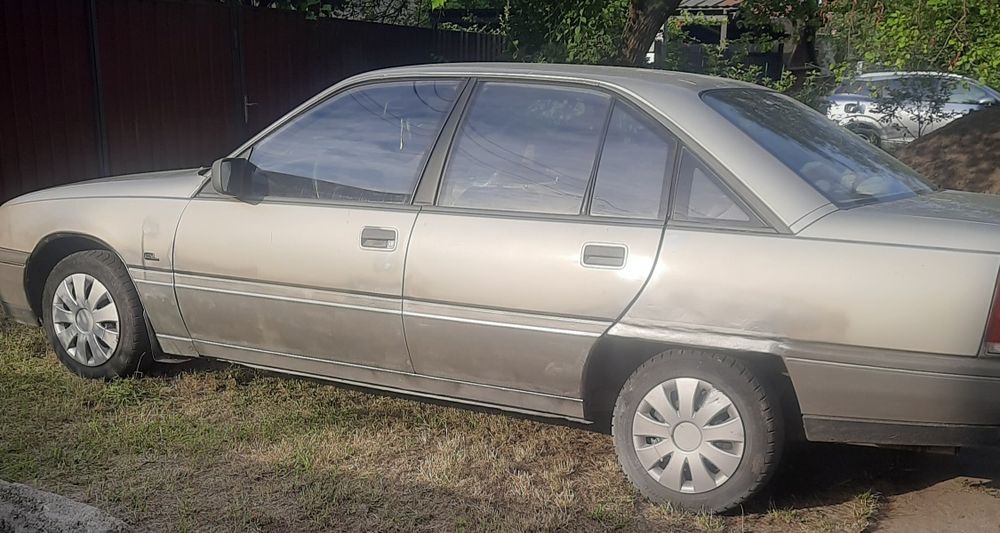 Opel Omega A, 1.8 бензин. 1987р.