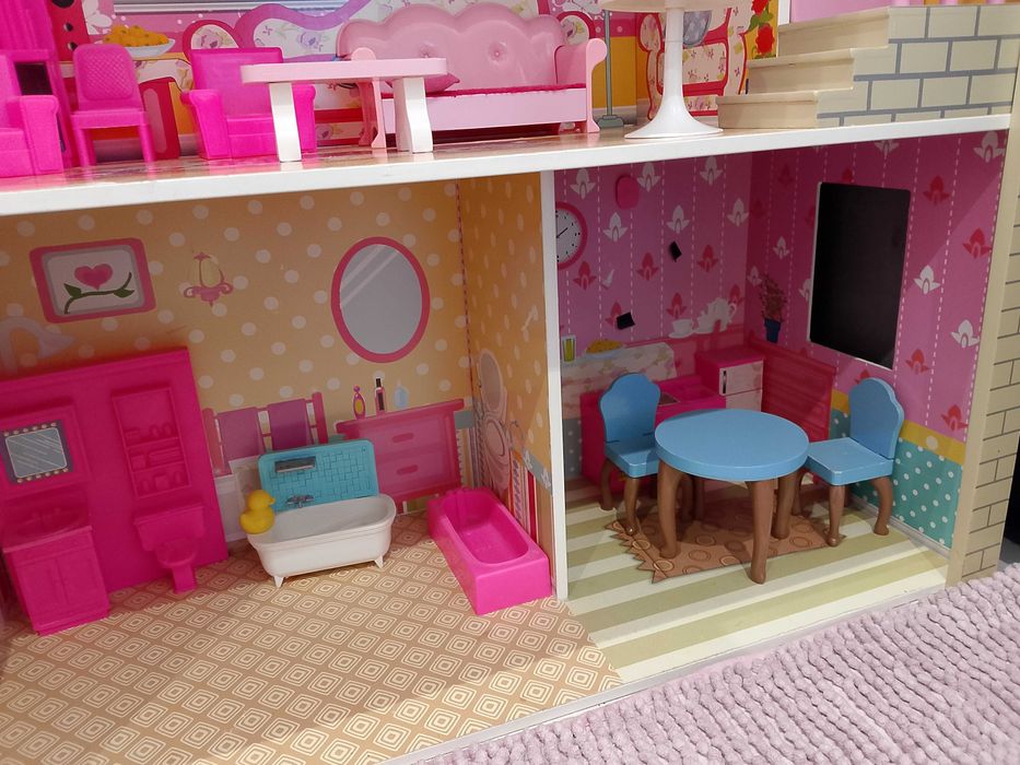 Duży domek dla lalek drewniany