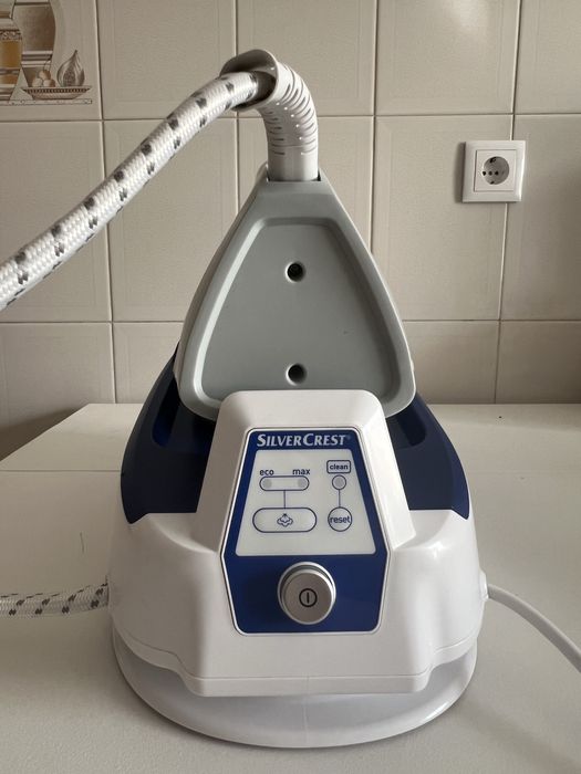 Ferro de engomar com caldeira