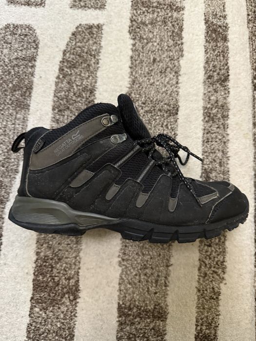 Боти Regata на мембрані.