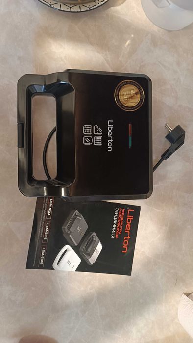 Бутербродниця LIBERTON