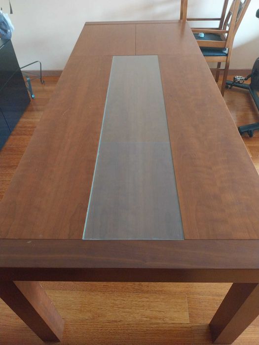 Mesa de jantar em madeira de cerejeira + 4 cadeiras