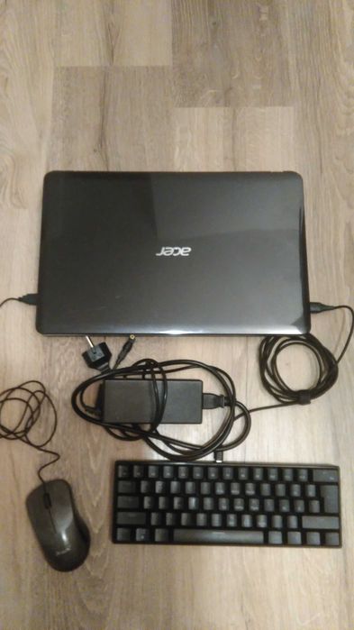 Sprzedam Laptop ACER ASPIRE E1-571