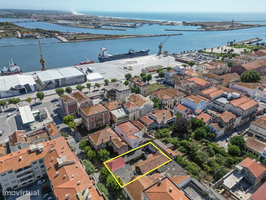 Projecto de arquitectura e PIP aprovado para um edificio misto. — Buarcos, Coimbra