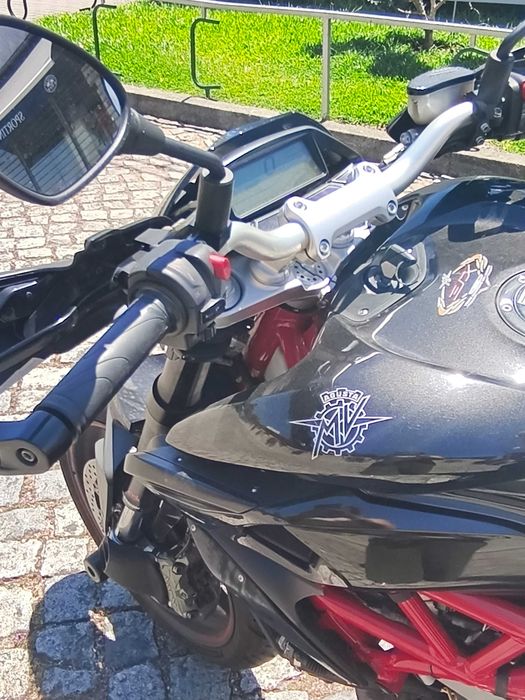 Moto MV Augusta 800