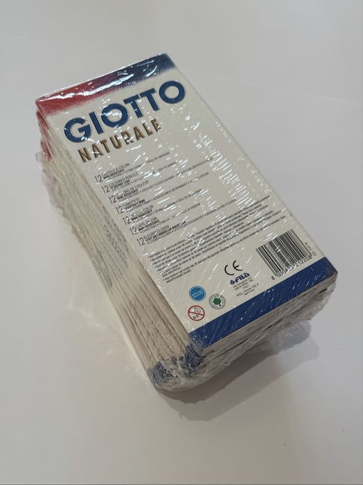 Embalagem com 10 caixas de lápis de cor da Giotto de 12