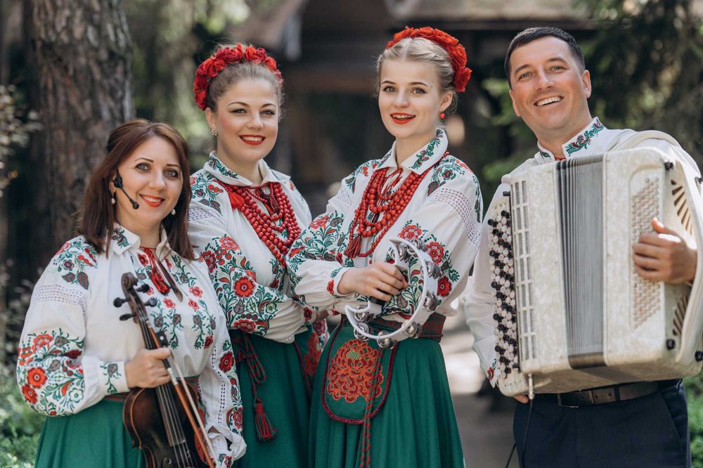 Жива музика. Музиканти на ваше свято. Музичні привітання. Колядки.