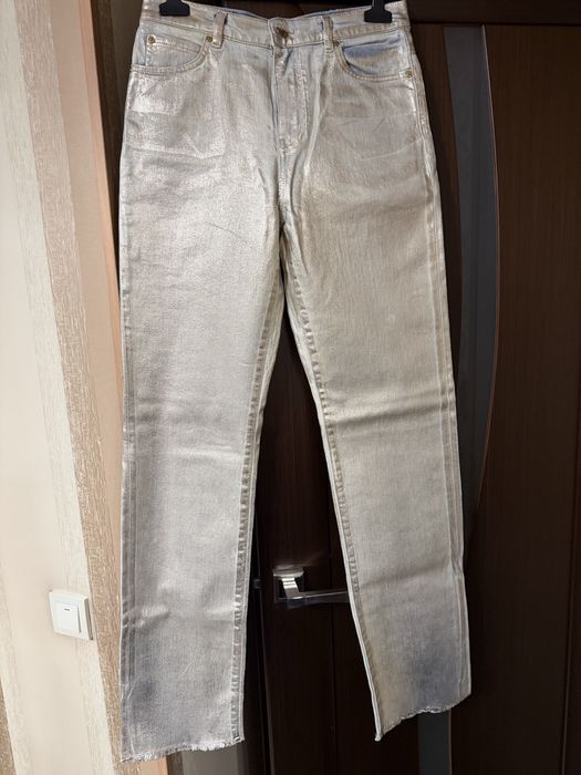 Продам джинсы Pinko