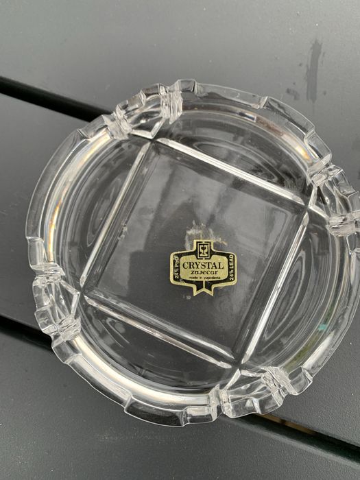 Cinzeiro de cristal .