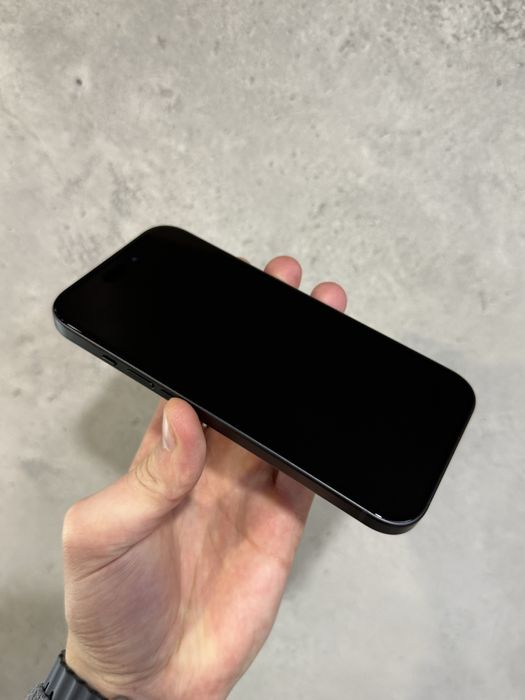 Б/у iPhone 15 256Gb Black