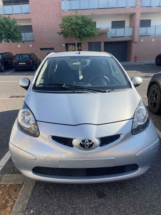 Toyota Aygo 1.0 (2005) - Económico e Fiável
