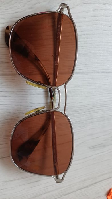 Сонцезахисні окуляри Prada