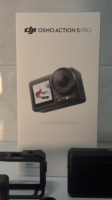 DJI Osmo Action 5 Pro Adventure Combo