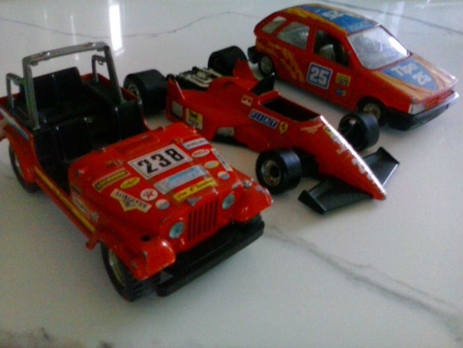 Carros da Burago (escala 1:24):