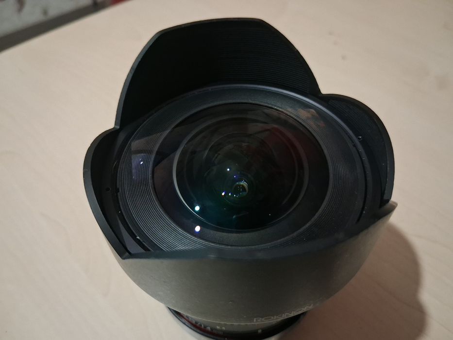 Rokinon 14mm f/2.8 для Canon — ширококутний об’єктив