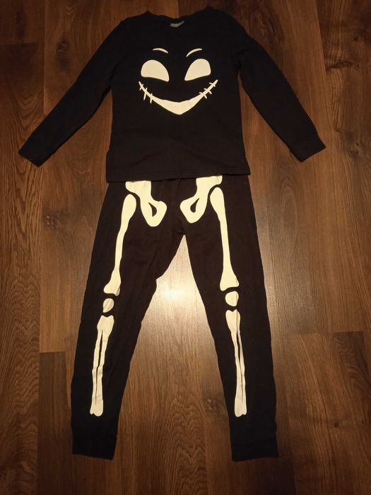 Piżama świecąca w ciemności kościotrup Halloween 134/140
