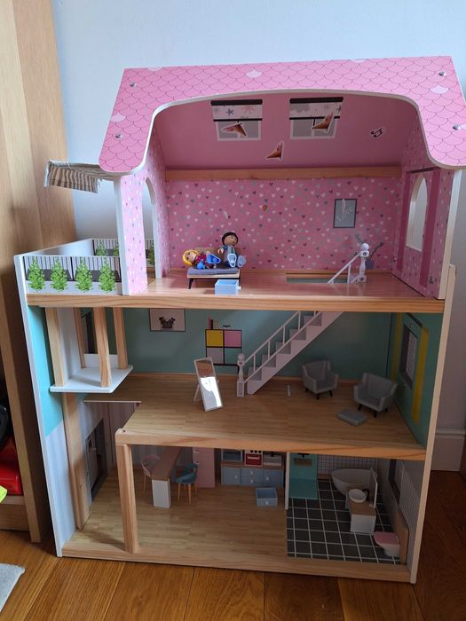 Domek dla lalek z akcesoriami