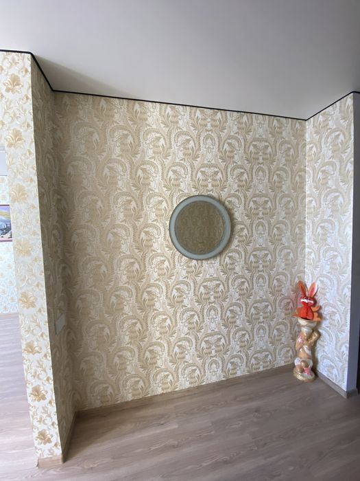 Простора квартира з гардеробом, газове опалення, середній поверх