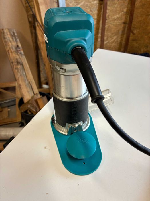 Uchwyt do frezarki Makita RT0700C - podstawa z gałką - kolor Makita