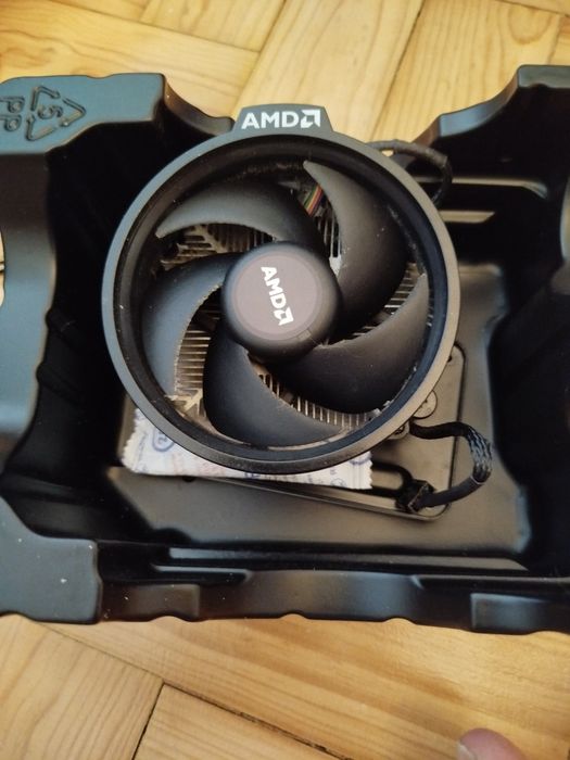 AMD CPU cooler, para arrefecer.