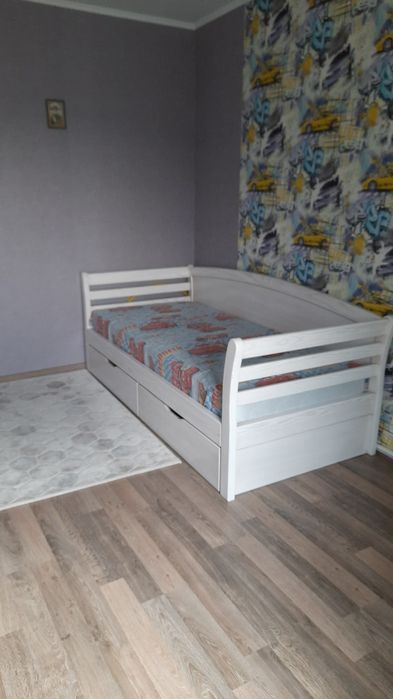 Продам кровать. Дерево ясень.