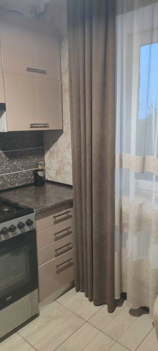 Здається подобово однокімнатна квартира в центрі міста