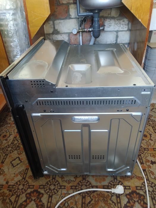 Духовка електрична під забудову Gorenje. Духова шафа.