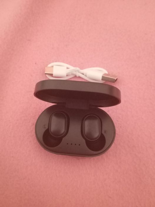 Fones bluetooth com caixinha