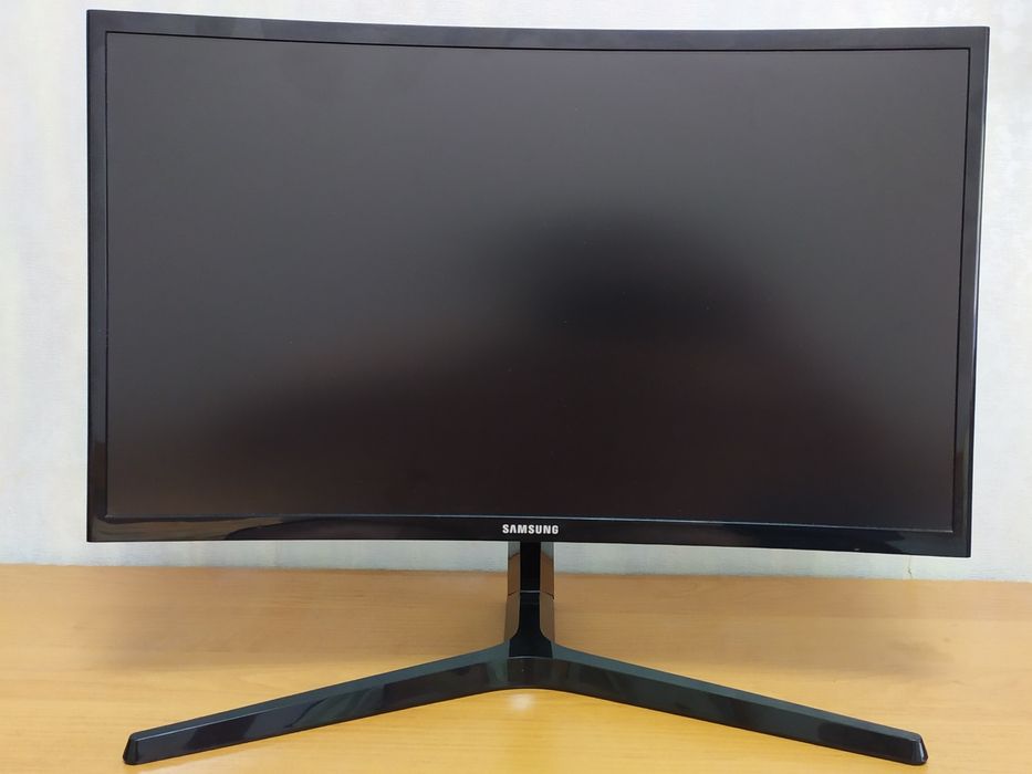 Монітор Samsung Odyssey Gaming CRG5 (LC24RG50F)