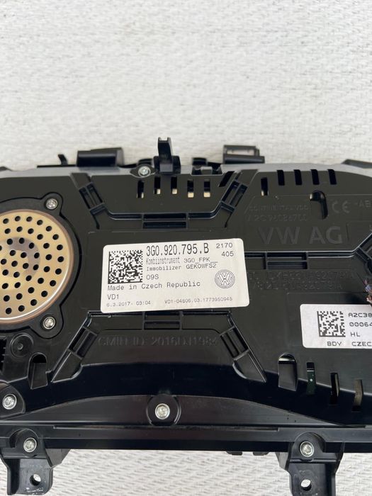 VW Passat B8, Arteon Приборна панель, щиток приборів AID VW Passat B8