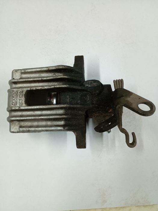 Zacisk hamulcowy Golf plus!