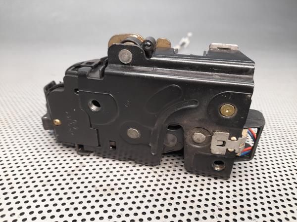 Fechadura / fecho porta frente direito VOLKSWAGEN Touareg (7L)