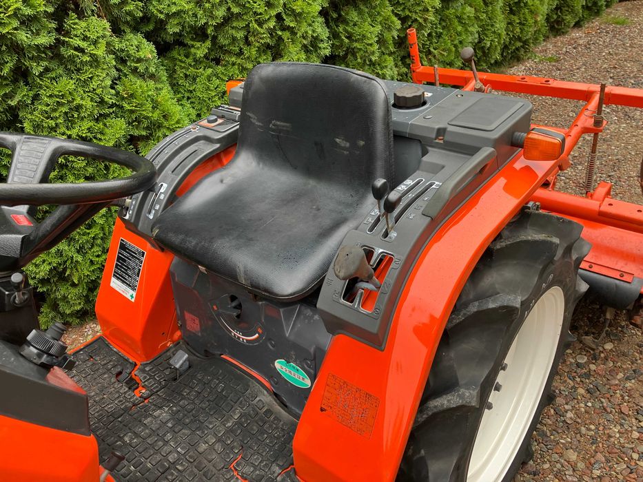 Mini Traktor Kubota A17 Ciągnik Sadowniczy Ogrodniczy Komunalny