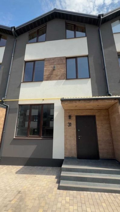 Готовий таунхаус в Авангарді. Три поверхи. Будинок за ціною квартири.