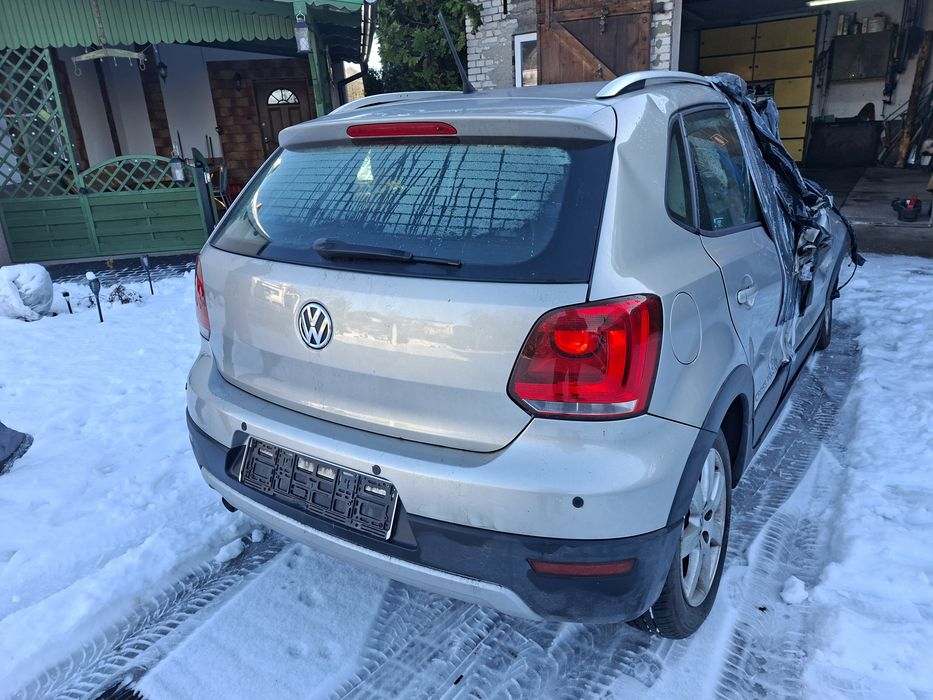 Drzwi błotnik klapa polo 6R