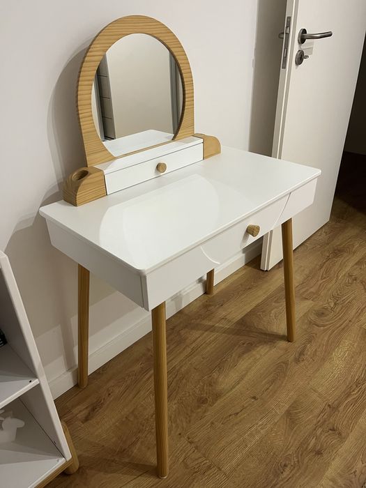 Toucador com espelho de criança