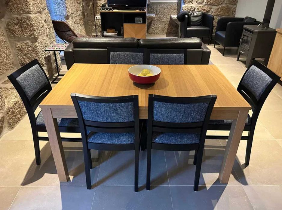 Vendo Mesa Sala/Jantar Extensível + 7 Cadeiras