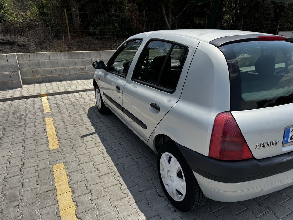 Renault Clio — fotografia 4