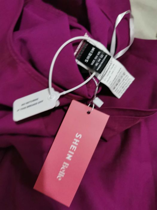 Macacão roxo com um ombro