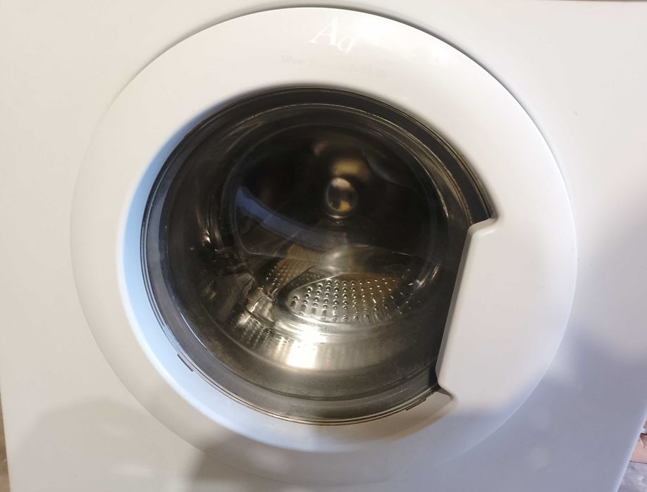 продам стиралку SAMSUNG WF6458S7W на запчасти