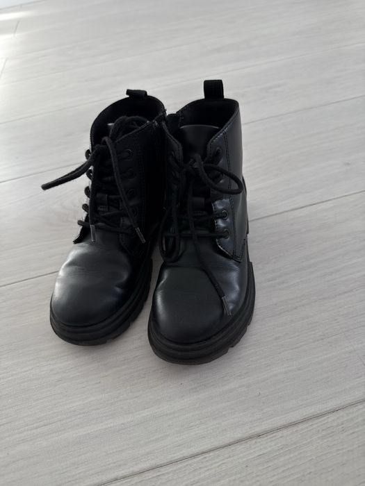 Взуття на дівчинку, балетки, чоботи