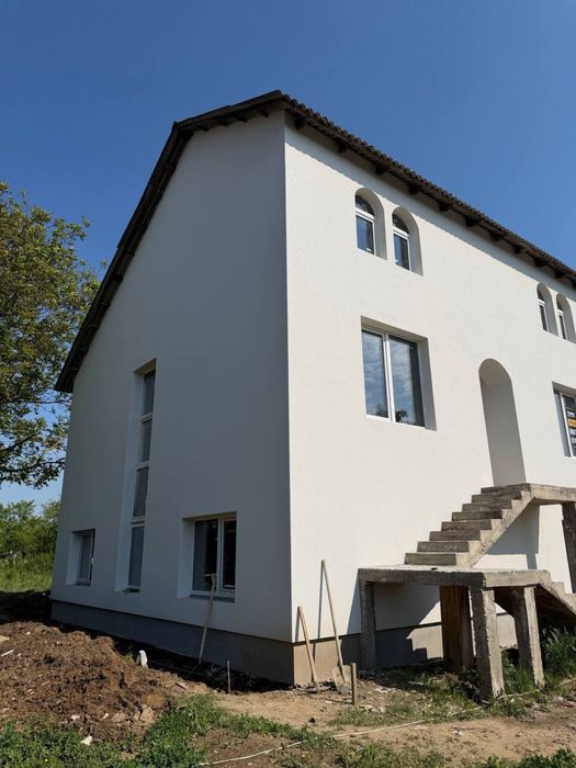 Продам будинок в Черніів  від Івано Франківська 8 км