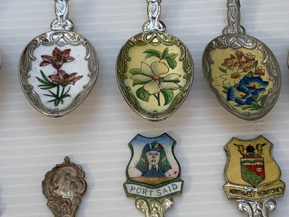 Lindas colheres de coleção ( 14 ) com esmalte , Lembrança , Souvenir