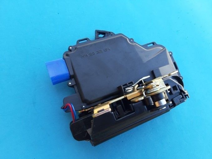 Fecho porta electrico Skoda Fabia 1999-2007  NOVO