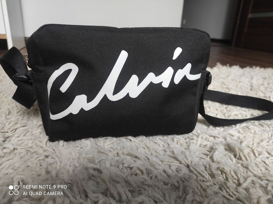 Saszetka nerka Calvin Klein