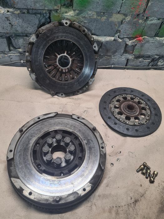 Демфер BMW e39 E38 2.5 TDS БМВ е39 Е39 2.5 ТДС 21211223619